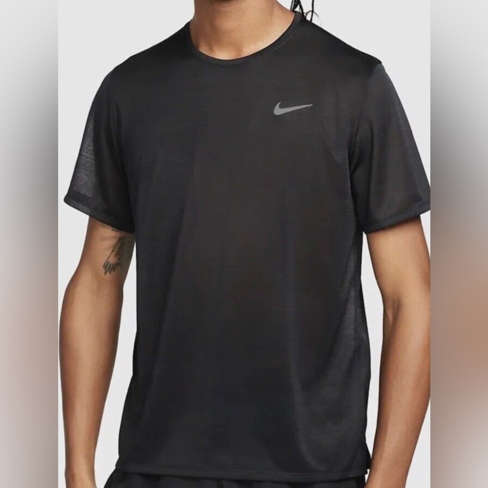 Nike Sz M DRI-FIT Miler Breathe Elite Running Shirt DX0874-010 Flash Black